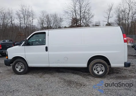 2020 Chevrolet Express Cargo Rwd 2500 Regular Wheelbase Wt z USA, uszkodzony, nr VIN 1GCWGAFP8L1230237